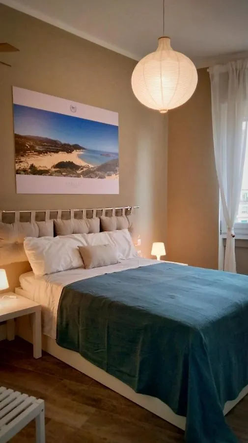 MomHouse - Appartamento - cagliari 0*,  Italia